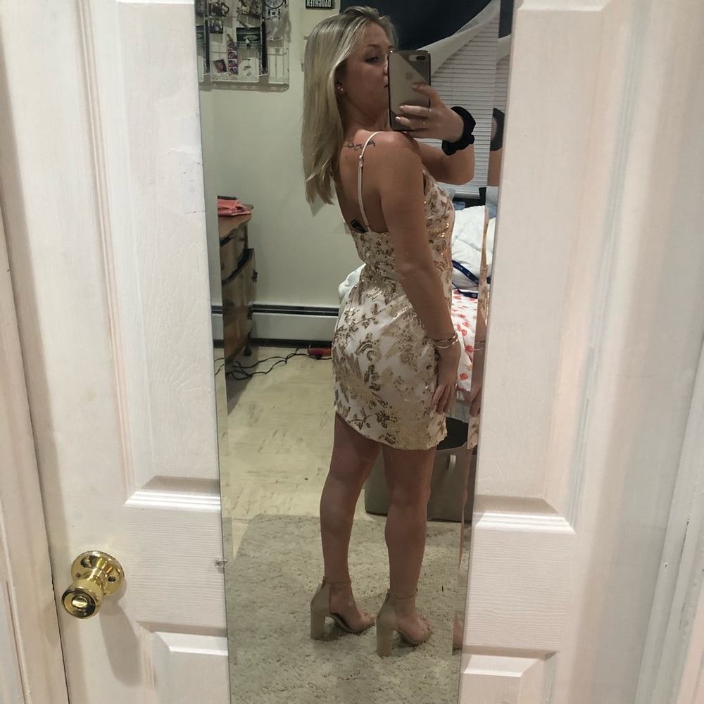Dress - Picture 3 of 3